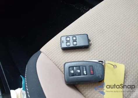 2018 Toyota Rav4 Xle из США, поврежденный, VIN 2T3RFREVXJW719137